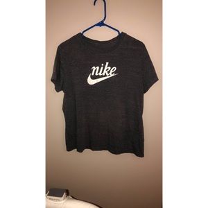 Gray women’s Nike shirt, size XL